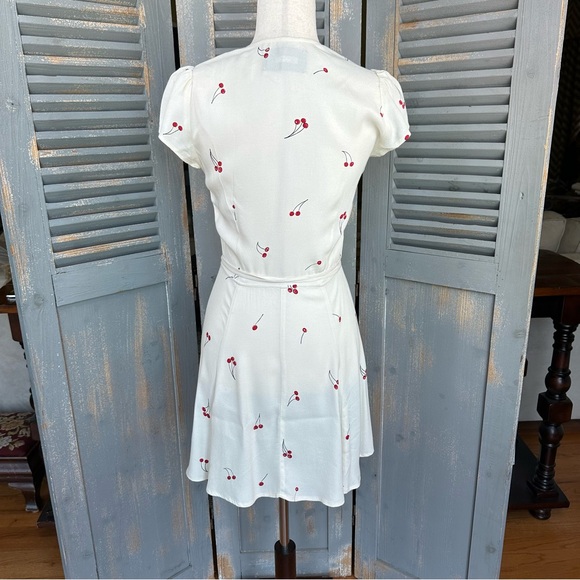 Reformation Raquel Cherry Print Wrap Dress Tart Sz XS - Picture 11 of 16
